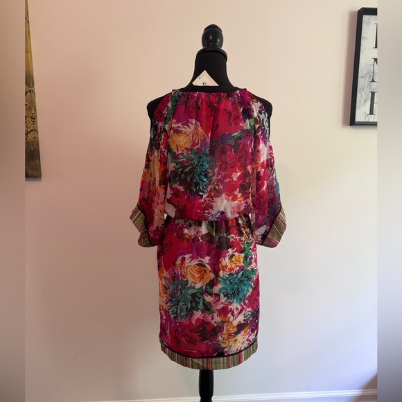 Colorful dress with cut out shoulders. Fun with heels or flats! - Picture 2 of 3